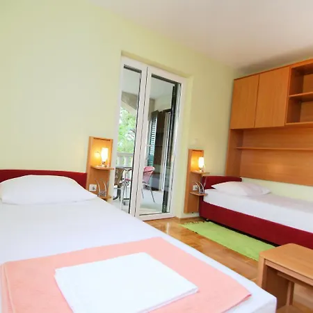 Drago-2 Appartement Postira