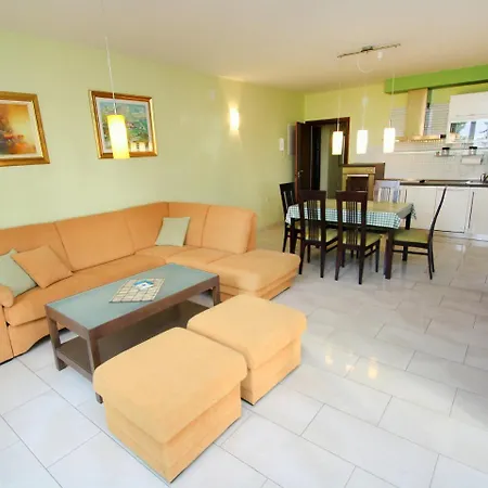 Drago-2 Appartement Postira